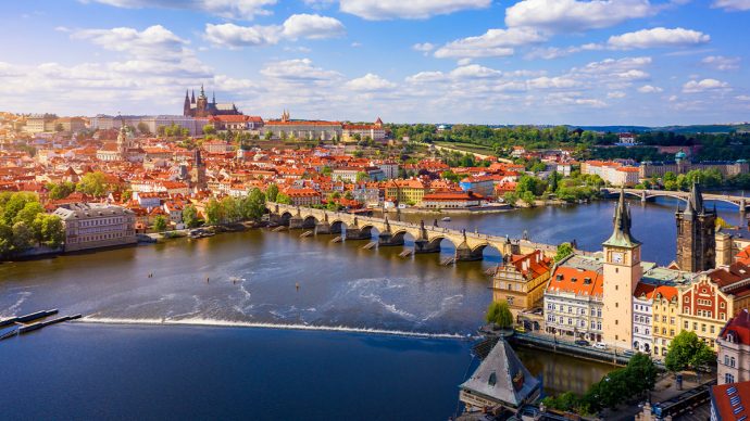 Altstadt von Prag mit Karlsbrücke und Hradschin