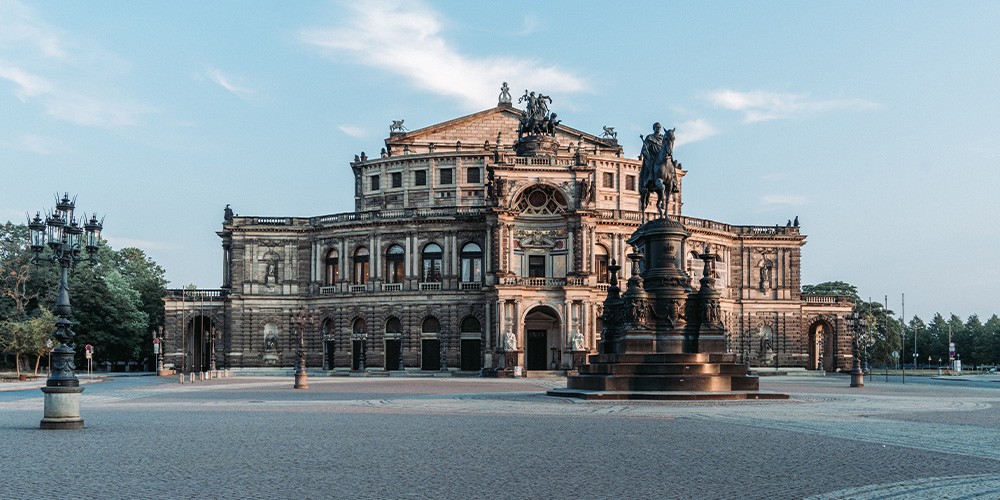 Auf Zeitreise - eine Jubiläumstour durch 40 Jahre Semperoper - Bild 1