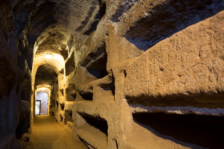 Halbtagestour: Basiliken, Heilige Treppe & Katakomben - Bild 6