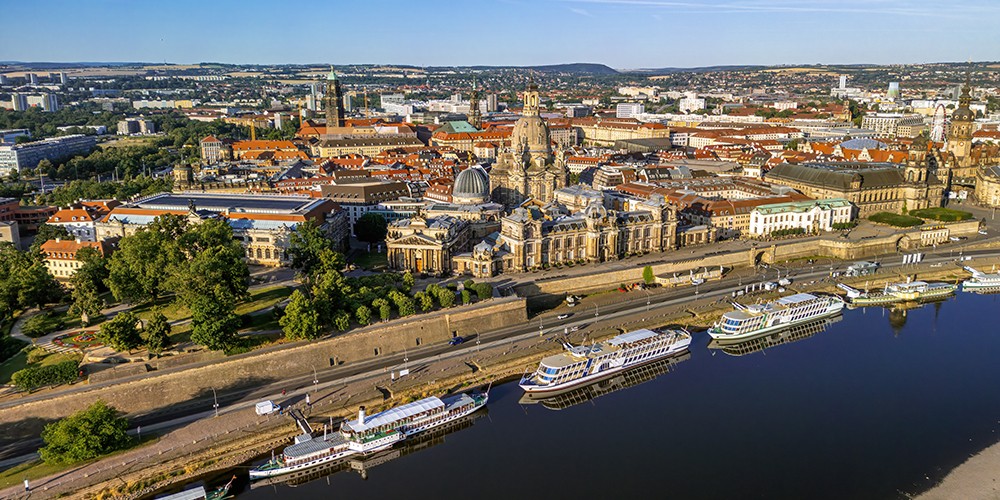 Dresdner Live-Erlebnis-Tour mit Doppeldecker & Schiff - Bild 1