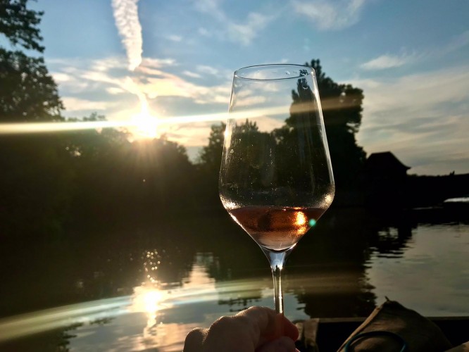 Motorbootfahrt mit Weinverkostung - Bild 1