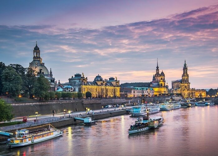 Abendfahrt - Schifffahrt über die Elbe - Bild 1