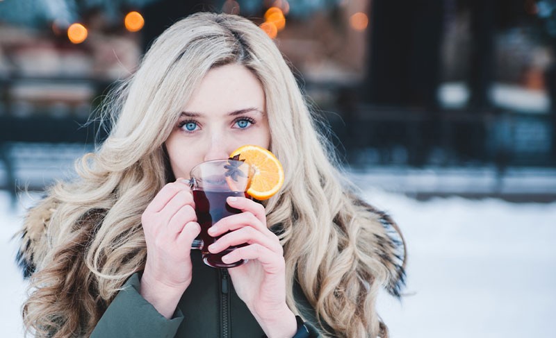 Winterliche Kanalrundfahrt per Boot mit Glühwein - Bild 2