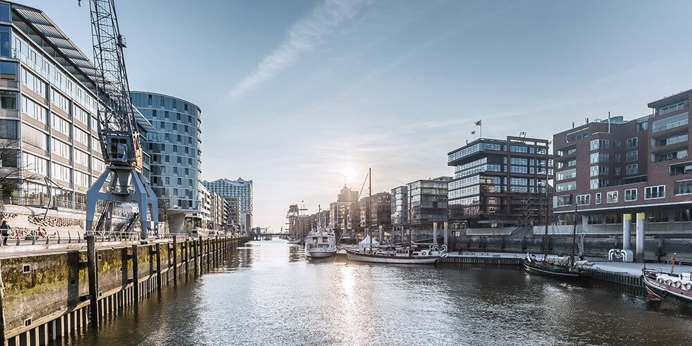 HAFEN-, ALSTER- & STADTRUNDFAHRT - Bild 3