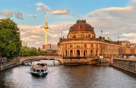 Große Stadtrundfahrt Hop on Hop off - 24 Std. + 1stündige Schifffahrt auf der Spree