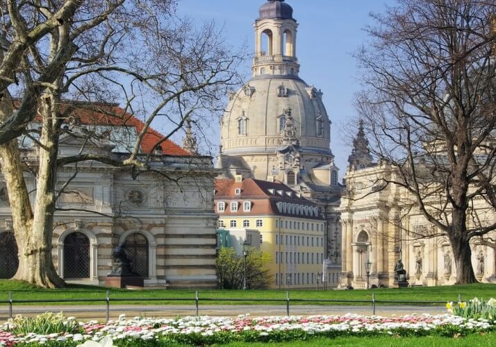 Stadtrundfahrt mit Familienführung in der Oper, Osterspaziergang und 2. Tag gratis - Bild 6