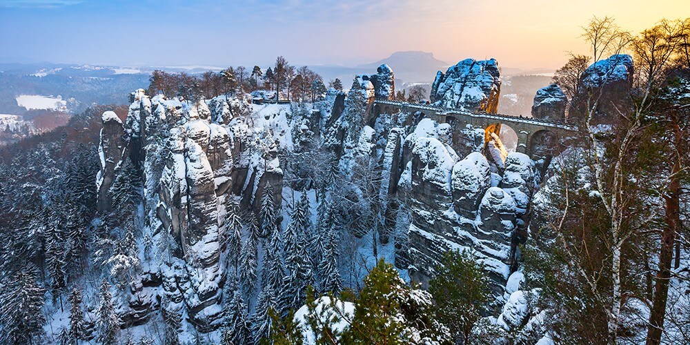 Winterwunderland Sächsische Schweiz: Bastei & Festung Königstein mit Weihnachtsmarkt - Bild 1