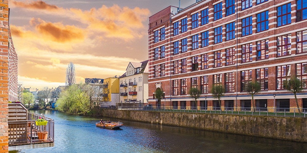 Afterwork-Party am Wasser in Leipzig – Bootsfahrt, Buffet & Livemusik - Bild 3