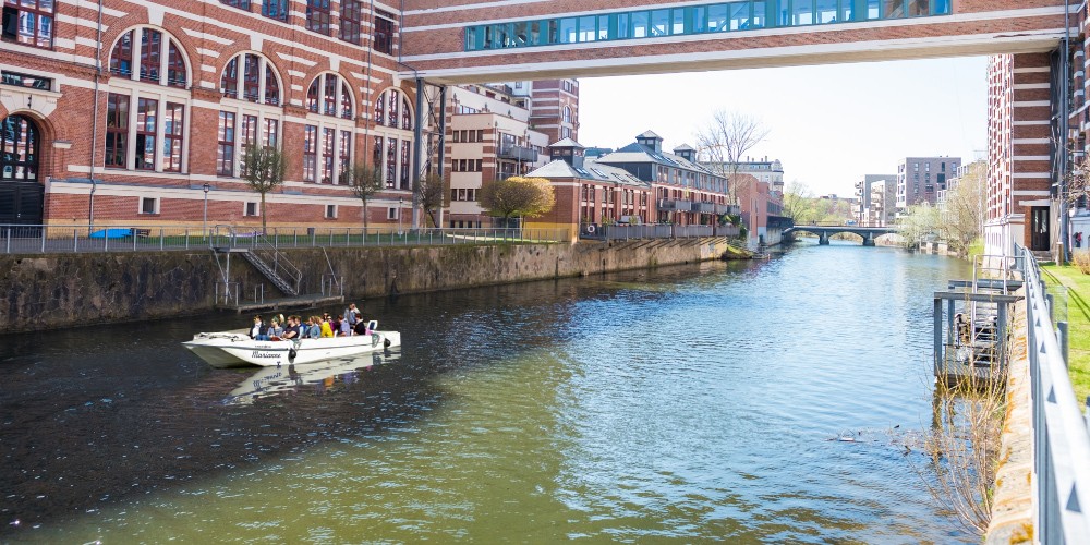 Kanalrundfahrt im Panorama-Boot ab Stadthafen Leipzig - Bild 3