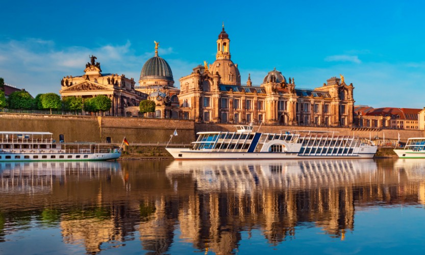 Stadtfahrt zu Wasser - Dresden vom Schiff aus - Bild 6