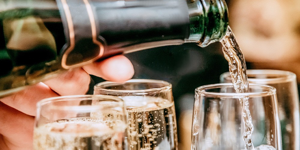 Motorbootfahrt mit Sektprobe - Bild 1