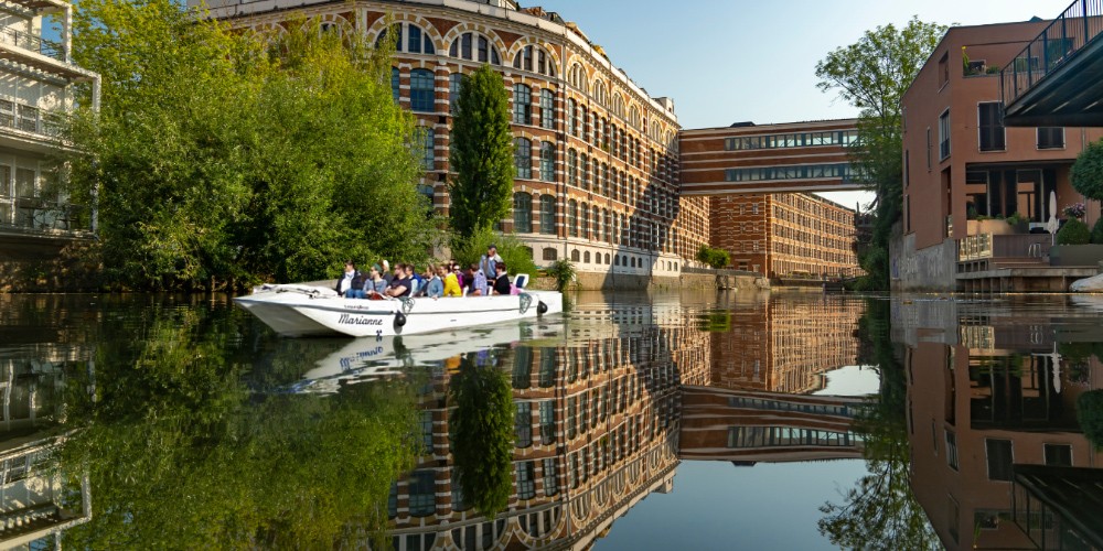 Kanalrundfahrt im Panorama-Boot ab Stadthafen Leipzig - Bild 1