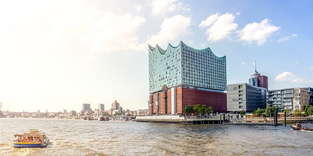 HAFEN-, ALSTER- & STADTRUNDFAHRT - Bild 1