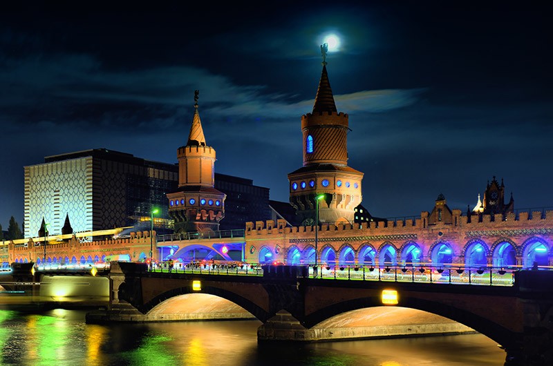 Stadtrundfahrt Festival of Lights 2024 Lichterfest in Berlin